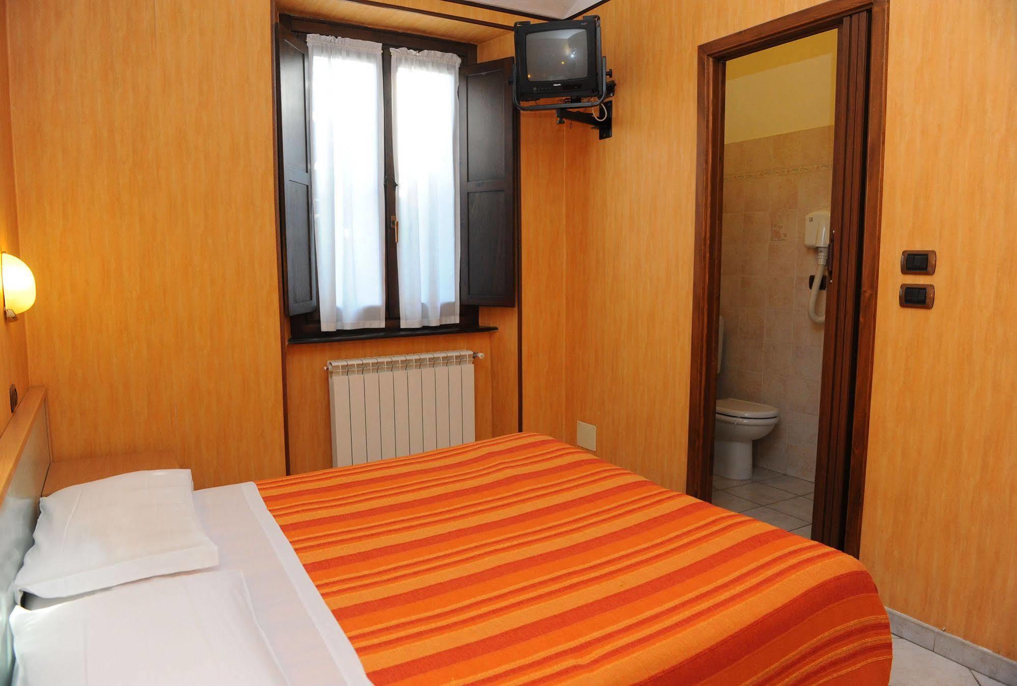 Hotel Isolabella Bussoleno Exterior photo